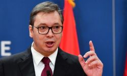 الرئيس الصربي يأمر قائد الجيش بالتوجه الى الحدود مع كوسوفو إثر التوتر بين البلدين.